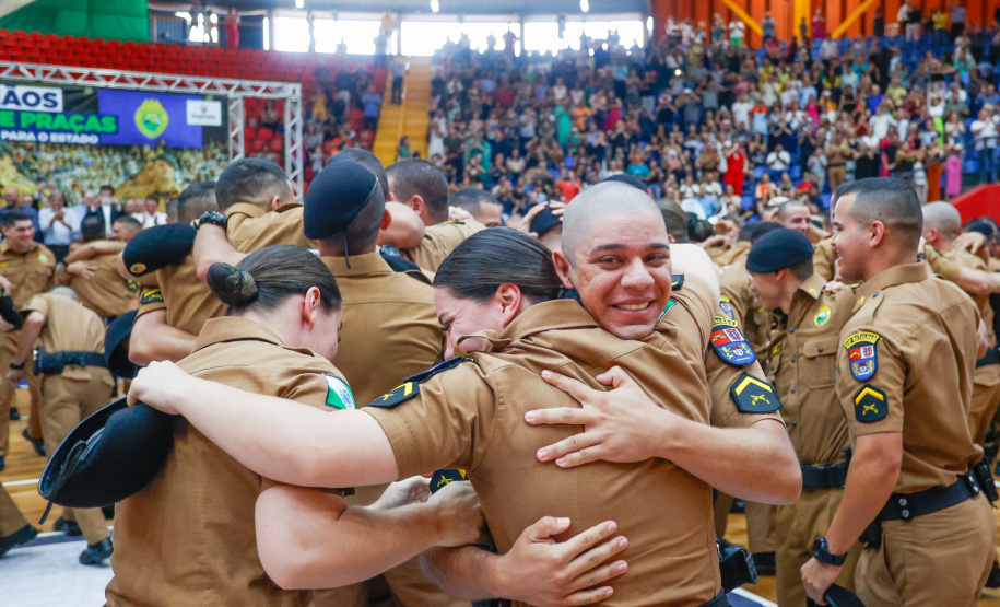 Governador Carlos Massa Ratinho Junior participa da cerimônia que marca a conclusão do treinamento dos novos policiais militares.