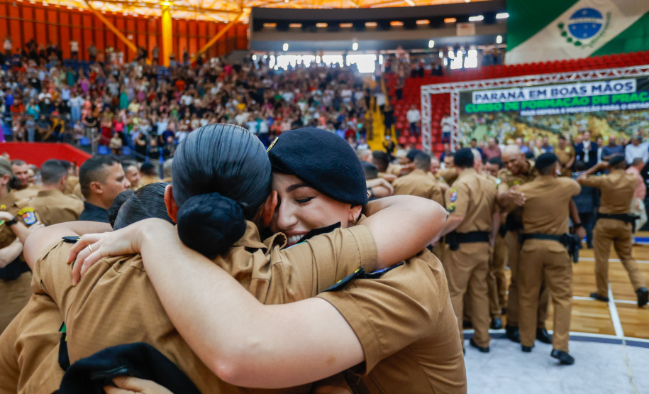 Governador Carlos Massa Ratinho Junior participa da cerimônia que marca a conclusão do treinamento dos novos policiais militares.
