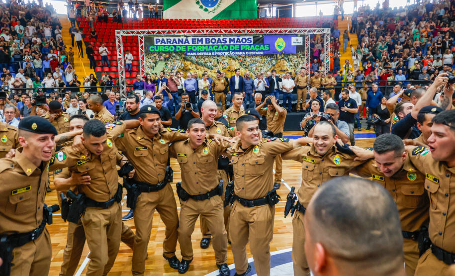 Governador Carlos Massa Ratinho Junior participa da cerimônia que marca a conclusão do treinamento dos novos policiais militares.