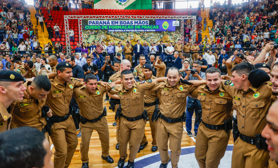 Governador Carlos Massa Ratinho Junior participa da cerimônia que marca a conclusão do treinamento dos novos policiais militares.