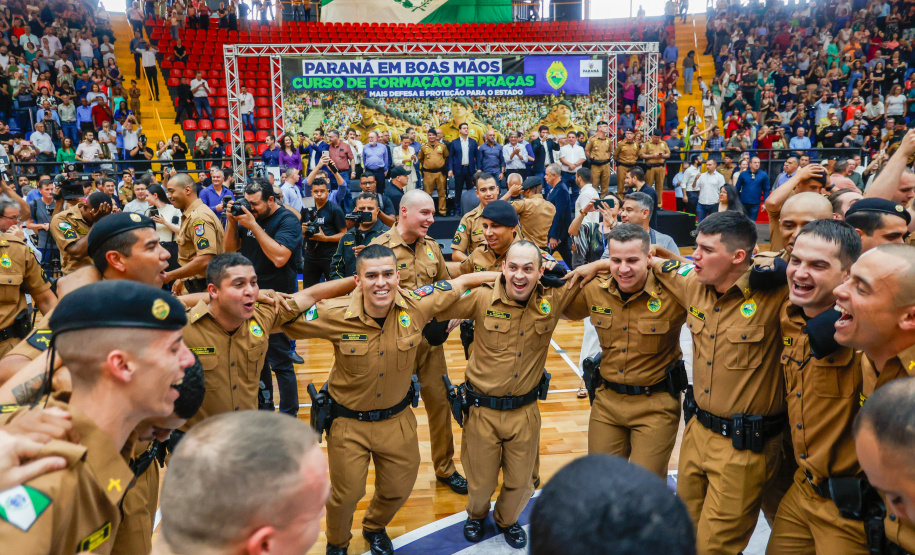 Governador Carlos Massa Ratinho Junior participa da cerimônia que marca a conclusão do treinamento dos novos policiais militares.