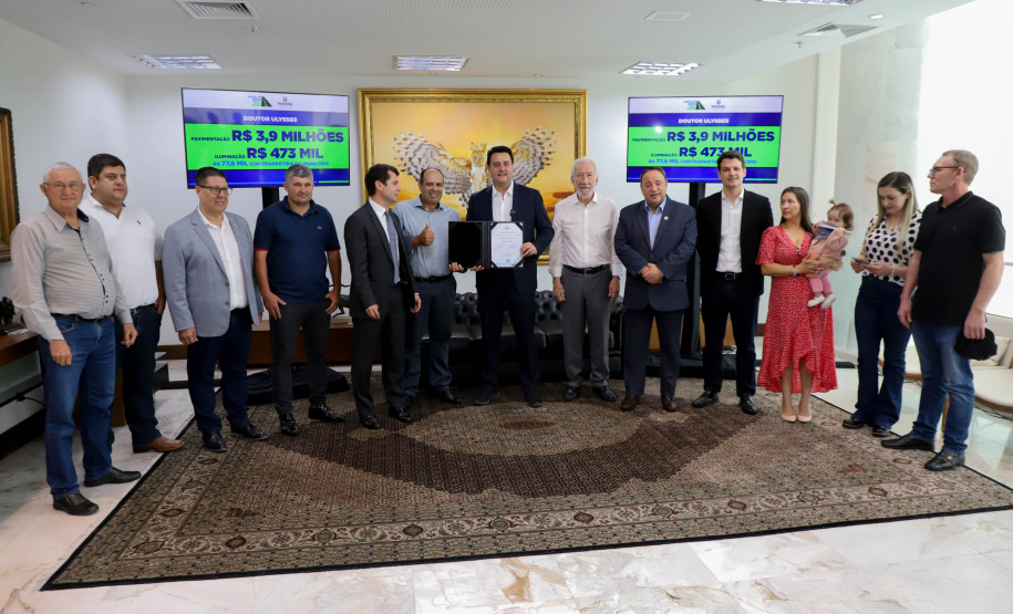 Governador Carlos Massa Ratinho Jr assina liberação de recursos para prefeituras do paraná/Projeto Asfalto Novo Vida Nova -