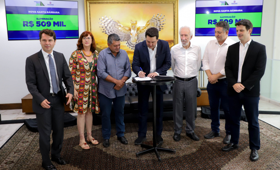 Governador Carlos Massa Ratinho Jr assina liberação de recursos para prefeituras do paraná/Projeto Asfalto Novo Vida Nova -