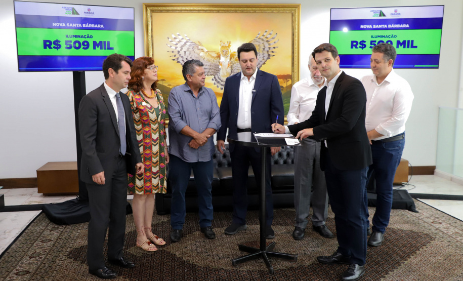 Governador Carlos Massa Ratinho Jr assina liberação de recursos para prefeituras do paraná/Projeto Asfalto Novo Vida Nova -