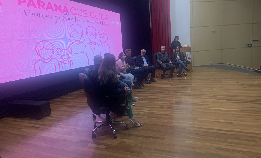 Paraná que cuida: Governo lança Caderneta de Saúde do Idoso e versão atualizada para crianças e gestantes