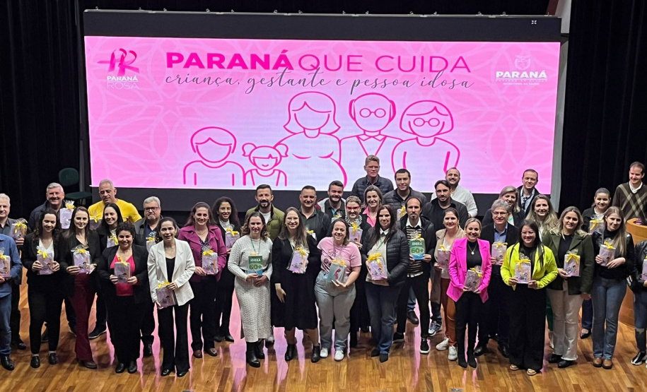 Paraná que cuida: Governo lança Caderneta de Saúde do Idoso e versão atualizada para crianças e gestantes