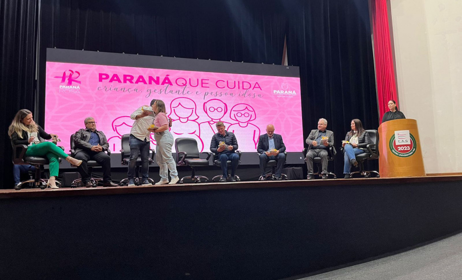 Paraná que cuida: Governo lança Caderneta de Saúde do Idoso e versão atualizada para crianças e gestantes