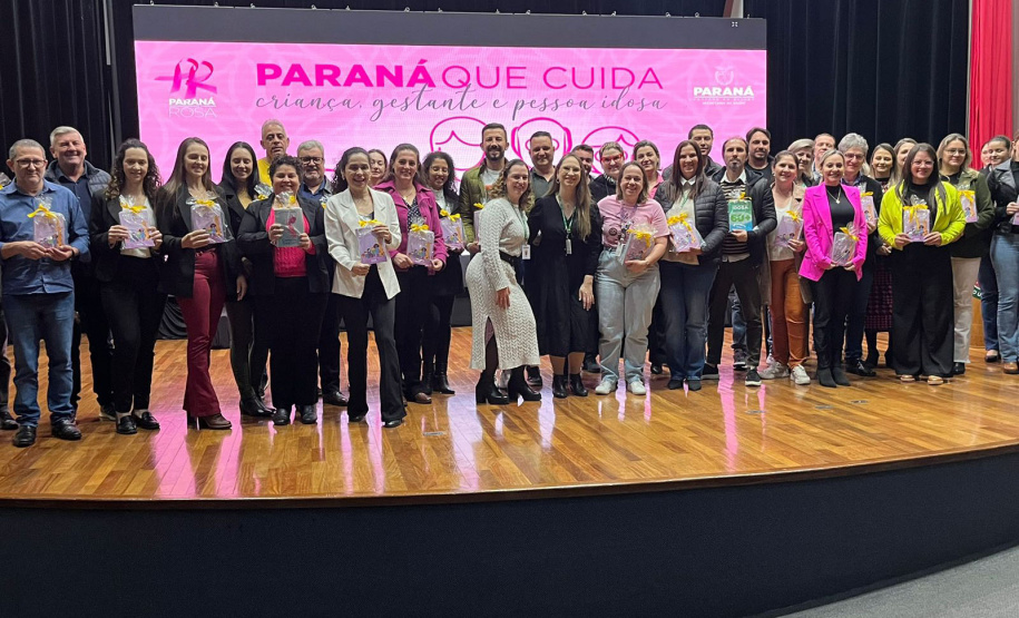 Paraná que cuida: Governo lança Caderneta de Saúde do Idoso e versão atualizada para crianças e gestantes