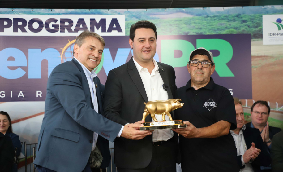 inauguração de mais um sistema para a produção de biogás e biometano, instalado na Granja Angst, em Toledo, no Oeste do Paraná.