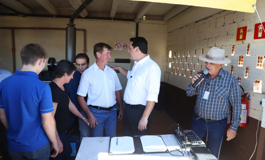 inauguração de mais um sistema para a produção de biogás e biometano, instalado na Granja Angst, em Toledo, no Oeste do Paraná.