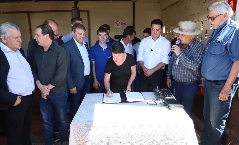 inauguração de mais um sistema para a produção de biogás e biometano, instalado na Granja Angst, em Toledo, no Oeste do Paraná.