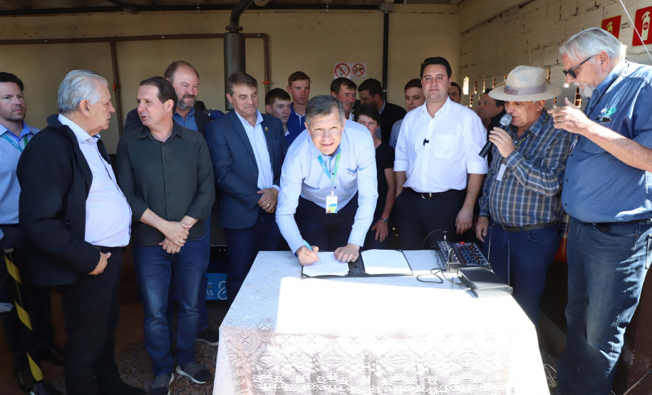 inauguração de mais um sistema para a produção de biogás e biometano, instalado na Granja Angst, em Toledo, no Oeste do Paraná.
