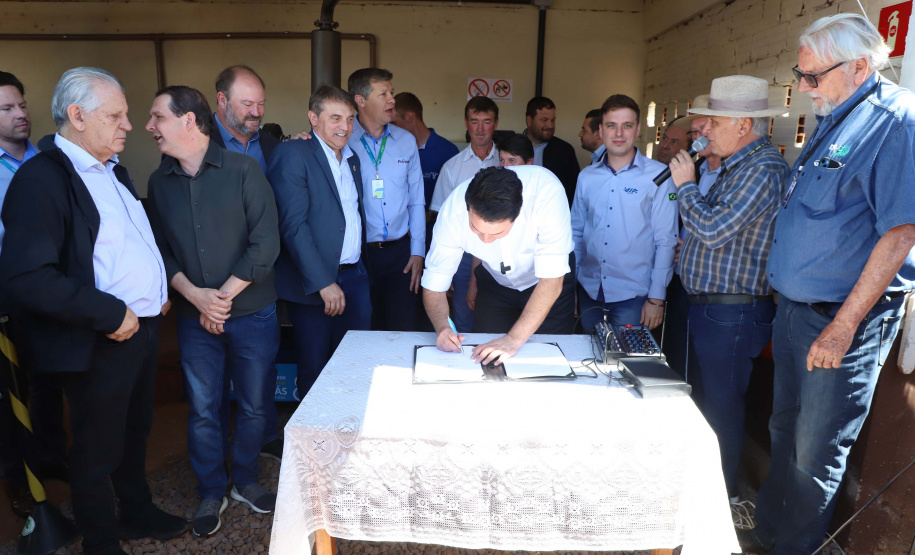 inauguração de mais um sistema para a produção de biogás e biometano, instalado na Granja Angst, em Toledo, no Oeste do Paraná.