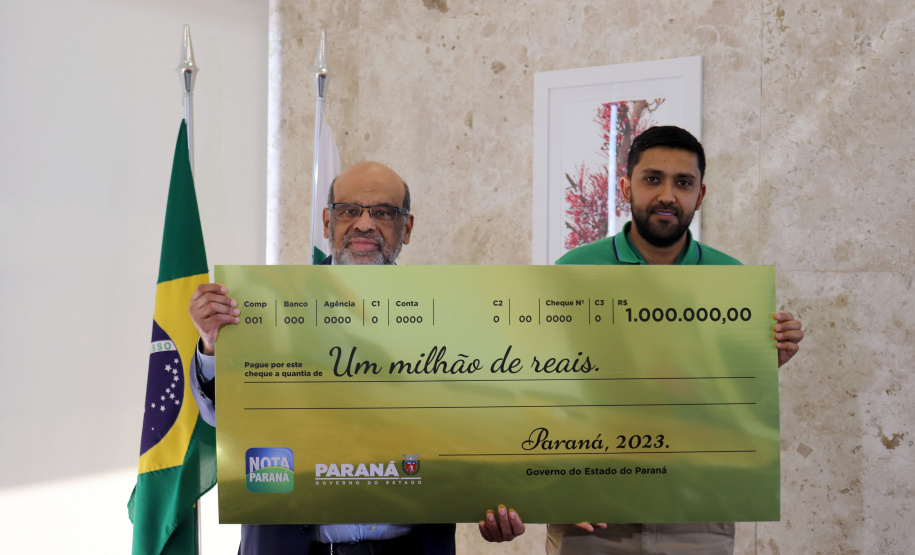 Consumidor de Curitiba gastou quase mil reais e ganhou R$ 1 milhão do Nota Paran