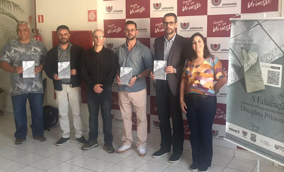 Policial penal transforma dissertação de mestrado em livro sobre educação e disciplina prisional