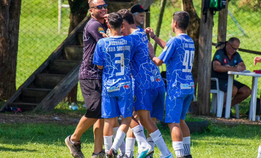 Encerrou no último fim de semana a Fase Macrorregional da 69ª edição dos Jogos Escolares do Paraná - Bom de Bola, nas cidades de Campina Grande do Sul, Rebouças, Planalto, Terra Roxa, Goioerê, Jardim Olinda, Jardim Alegre e Salto do Itararé. A etapa contou com 2.807 participantes, de 110 escolas paranaenses, representando 91 municípios