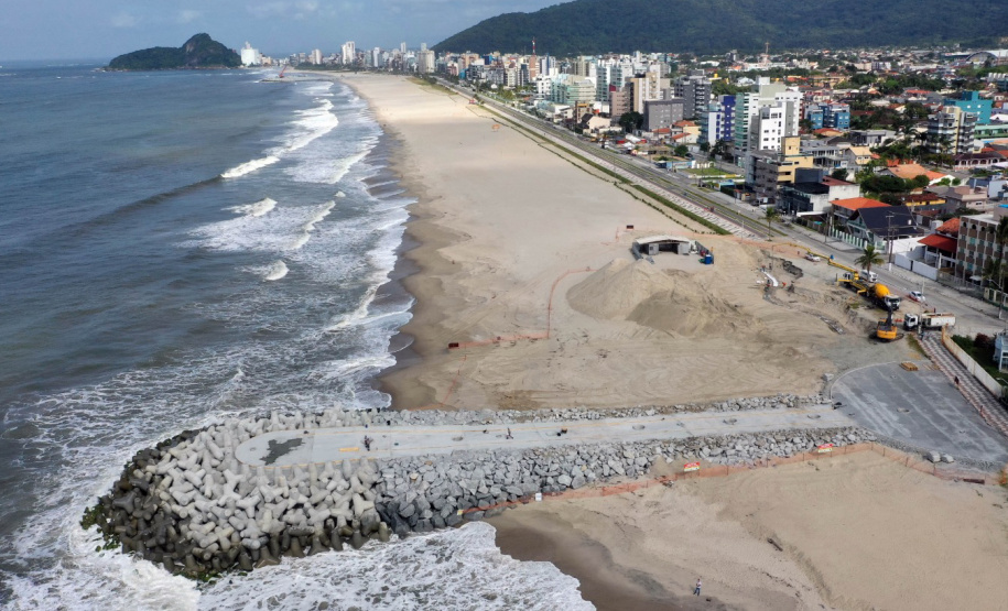 Com estruturas finalizadas, revitalização da Orla de Matinhos chega a 86% de conclusão