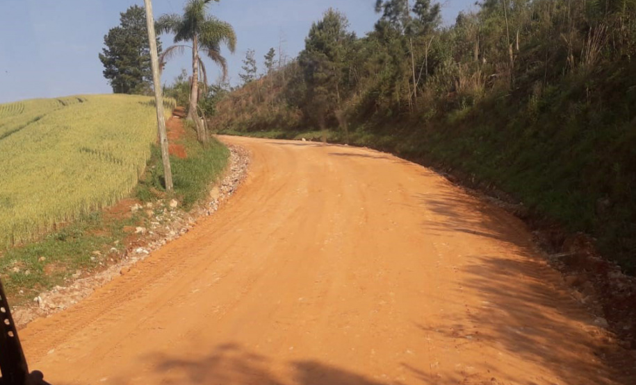 PR-511 Conservação de estrada rural atende distrito em Contenda