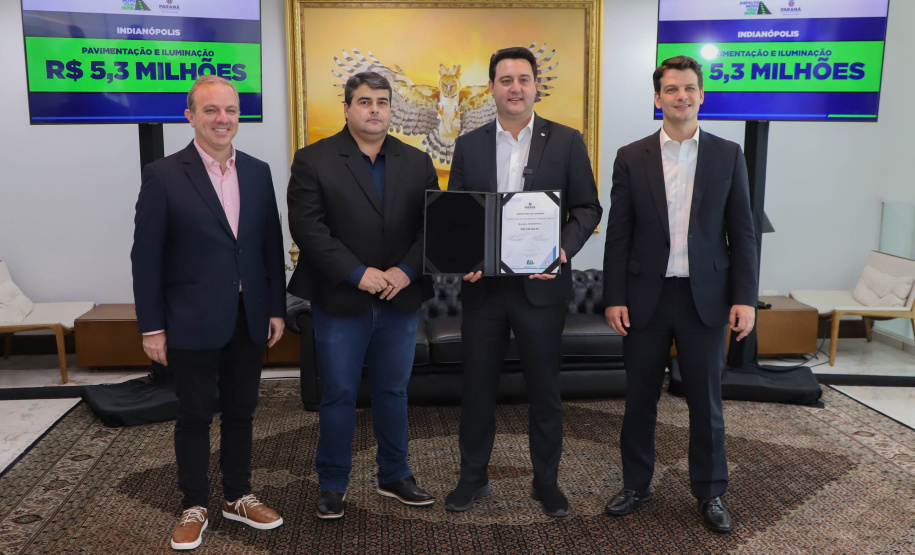 Mais R$ 34,1 milhões foram liberados pelo Governo do Estado para oito municípios pelo programa Asfalto Novo, Vida Nova.  As autorizações para os repasses foram assinadas pelo governador Carlos Massa Ratinho Junior.