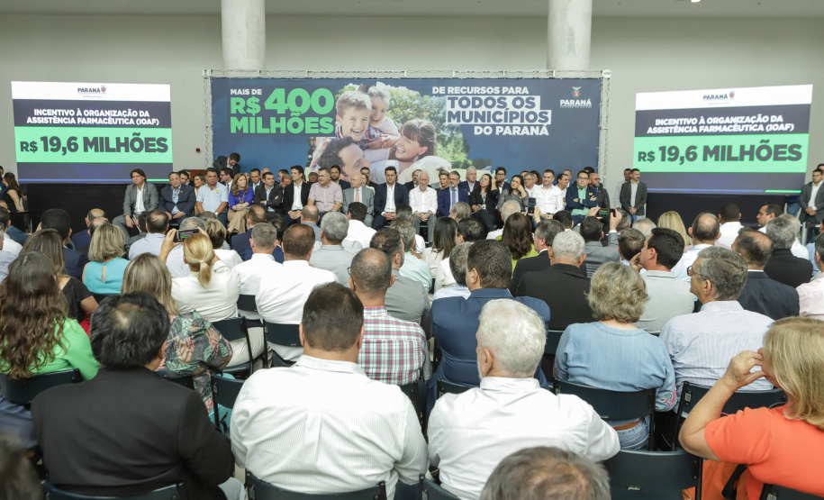 Curitibam 25 de setembro de 2023 - O governador Carlos Massa Ratinho Jr. realiza encontro com prefeitos e entrega mais de R$ 400 milhões em melhorias às cidades paranaenses.