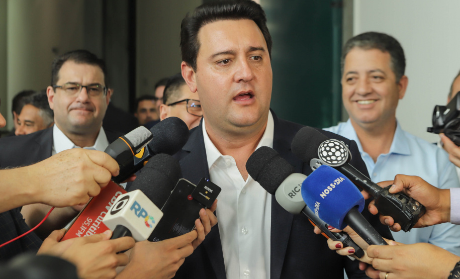 Curitibam 25 de setembro de 2023 - O governador Carlos Massa Ratinho Jr. realiza encontro com prefeitos e entrega mais de R$ 400 milhões em melhorias às cidades paranaenses.