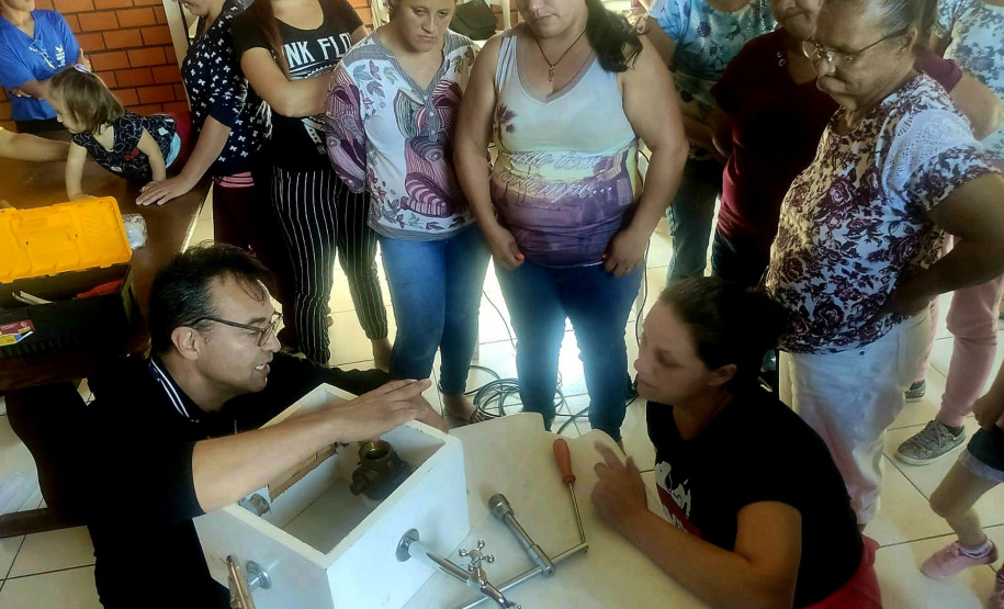 Sanepar oferece curso de manutenção hidráulica para mulheres de Antônio Olinto