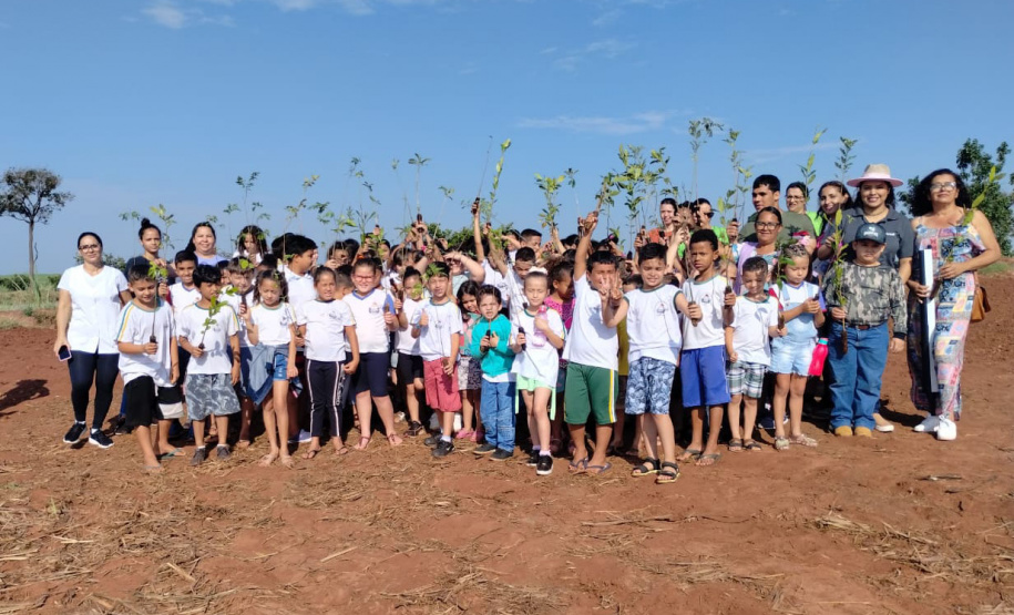 Estado supera meta e distribui mais de 97 mil mudas durante a Semana da Árvore
