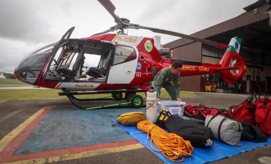 Ratinho Junior autoriza envio de aeronave para ajudar vítimas das chuvas no Rio Grande do Sul