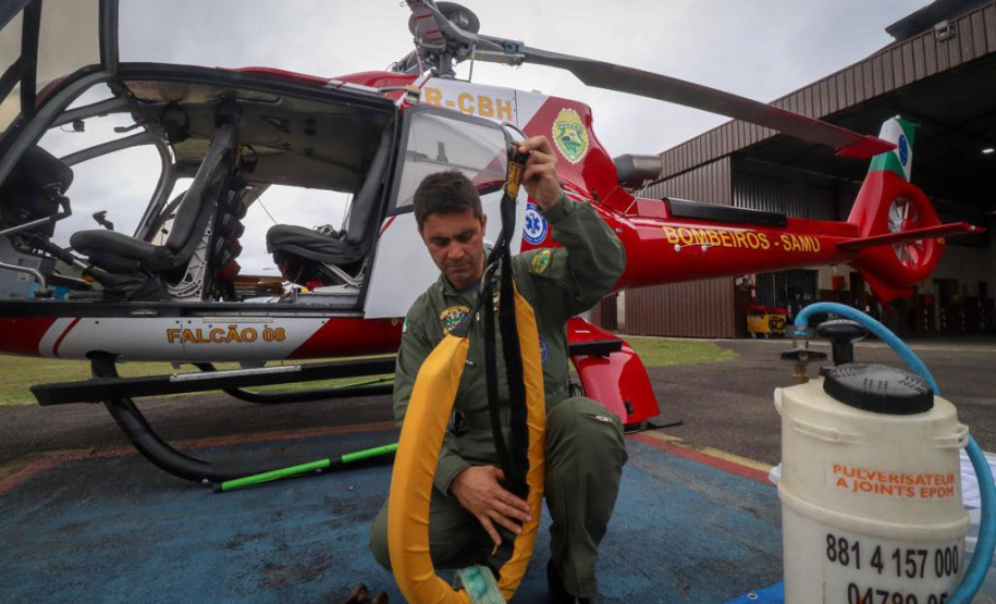 Ratinho Junior autoriza envio de aeronave para ajudar vítimas das chuvas no Rio Grande do Sul