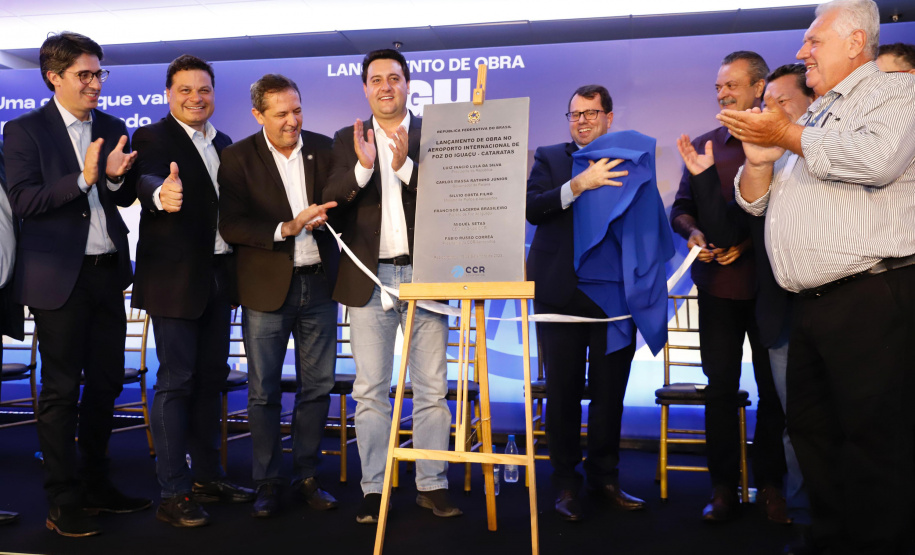 O governador Carlos Massa Ratinho Junior participou nesta terça-feira (19) do evento de início das obras de ampliação do Aeroporto Internacional de Foz do Iguaçu – Cataratas, no Oeste
