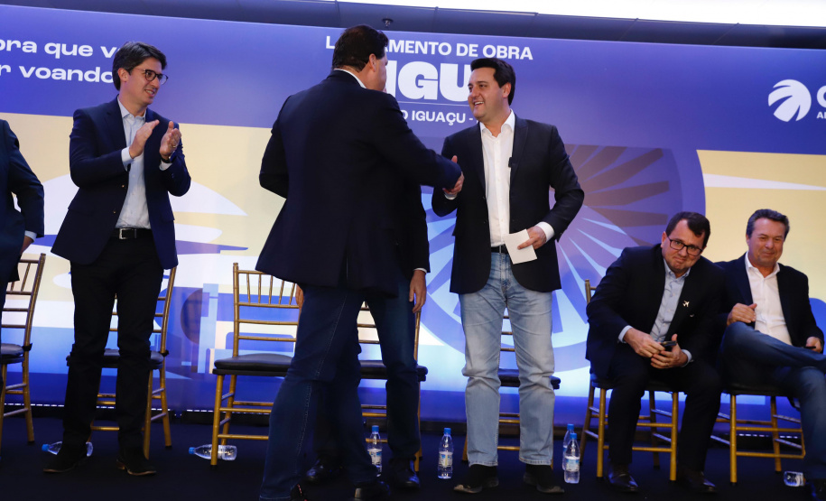 O governador Carlos Massa Ratinho Junior participou nesta terça-feira (19) do evento de início das obras de ampliação do Aeroporto Internacional de Foz do Iguaçu – Cataratas, no Oeste