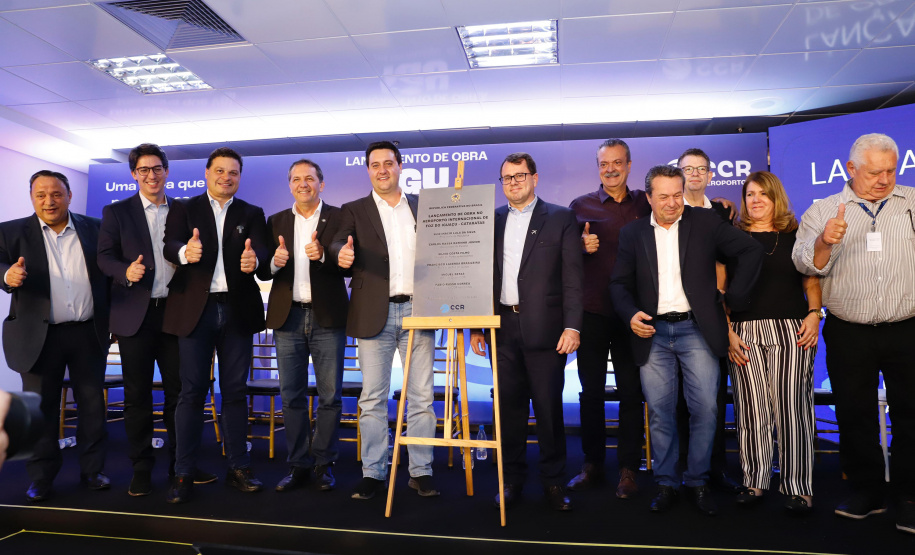 O governador Carlos Massa Ratinho Junior participou nesta terça-feira (19) do evento de início das obras de ampliação do Aeroporto Internacional de Foz do Iguaçu – Cataratas, no Oeste