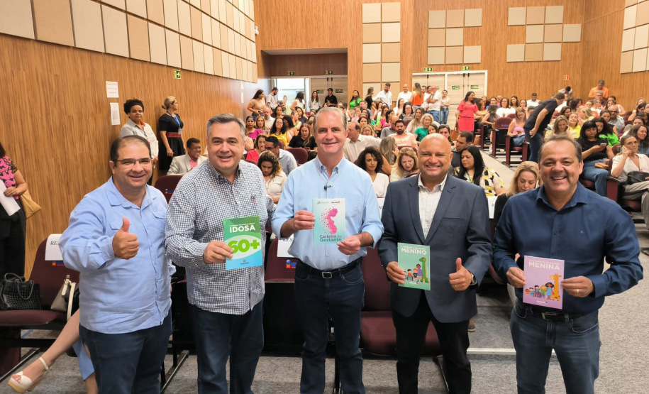 O secretário de Estado da Saúde, Beto Preto, participou, na manhã desta sexta-feira (22), do lançamento da caderneta da saúde em Maringá