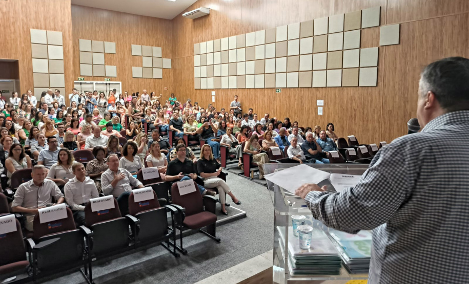 O secretário de Estado da Saúde, Beto Preto, participou, na manhã desta sexta-feira (22), do lançamento da caderneta da saúde em Maringá