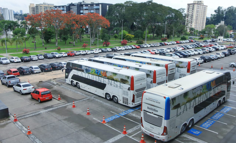Campanha com empresa de ônibus promove atrações turísticas do Paraná