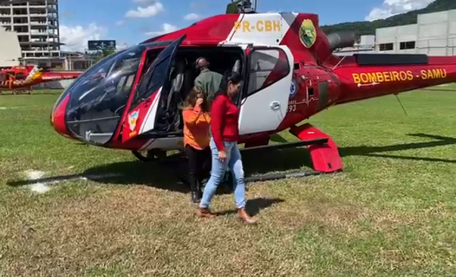 Paraná está ajudando nos atendimentos em Santa Catarina com equipe aérea e helicóptero