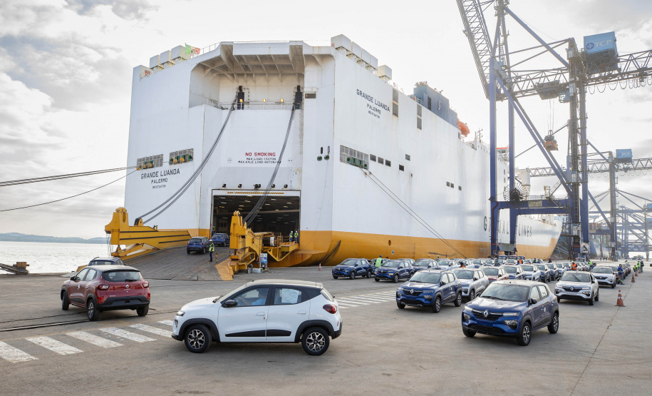 "Setembro histórico impulsiona movimentação na Portos do Paraná"