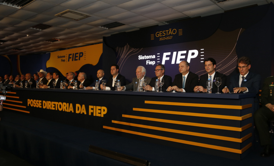 O governador Carlos Massa Ratinho Junior participou nesta segunda-feira (23) da posse do novo presidente da Federação das Indústrias do Paraná (Fiep), Edson Vasconcelos.