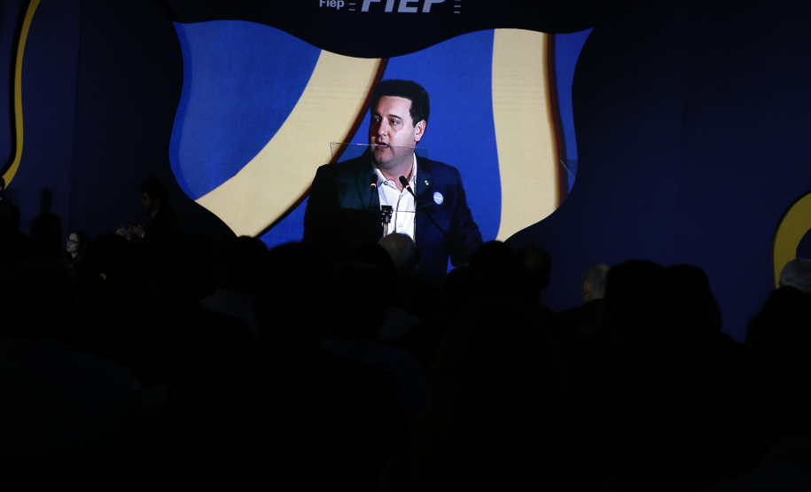 O governador Carlos Massa Ratinho Junior participou nesta segunda-feira (23) da posse do novo presidente da Federação das Indústrias do Paraná (Fiep), Edson Vasconcelos.