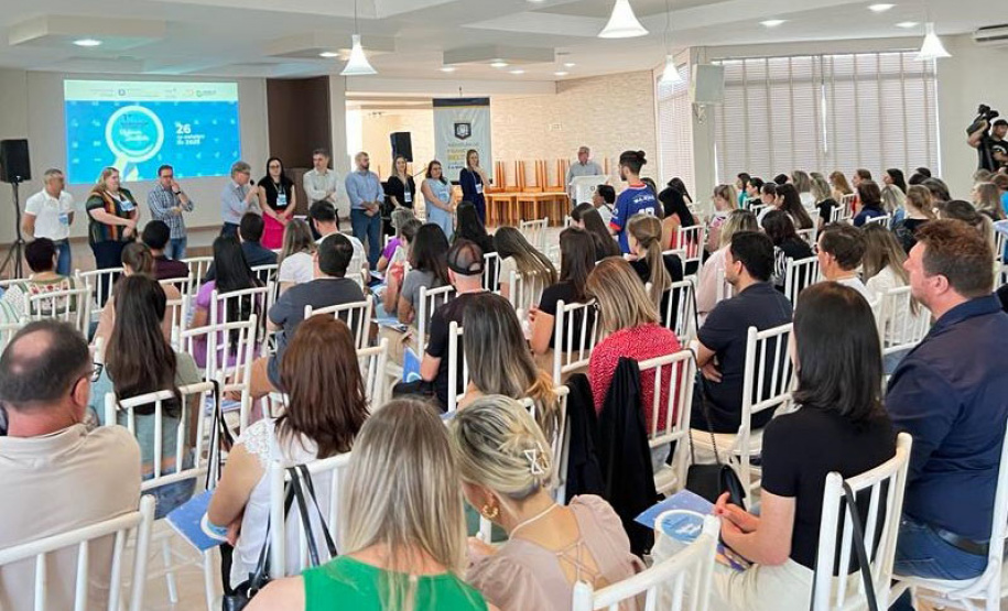 Gestores e profissionais da saúde de 27 municípios do Sudoeste discutem vigilância sanitária na região