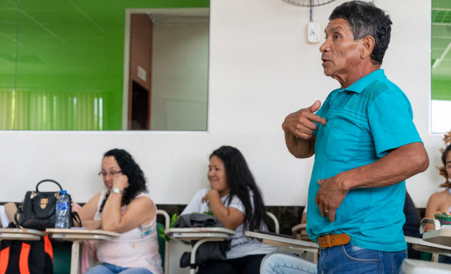 Educação promove encontro para definição dos itinerários formativos nos colégios indígenas do Paraná
