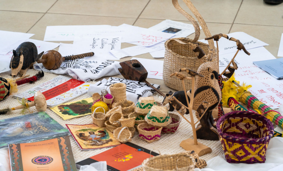 Educação promove encontro para definição dos itinerários formativos nos colégios indígenas do Paraná