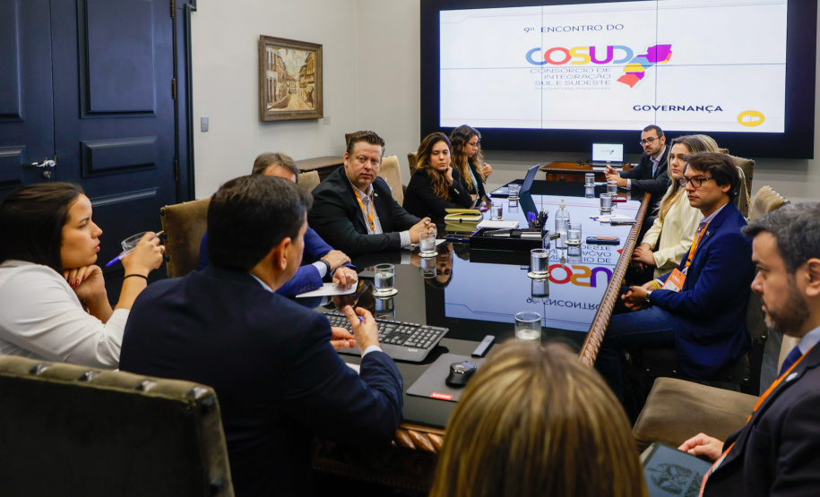 Equipe do Paraná ajuda a elaborar políticas públicas do Consórcio de Integração Sul e Sudeste