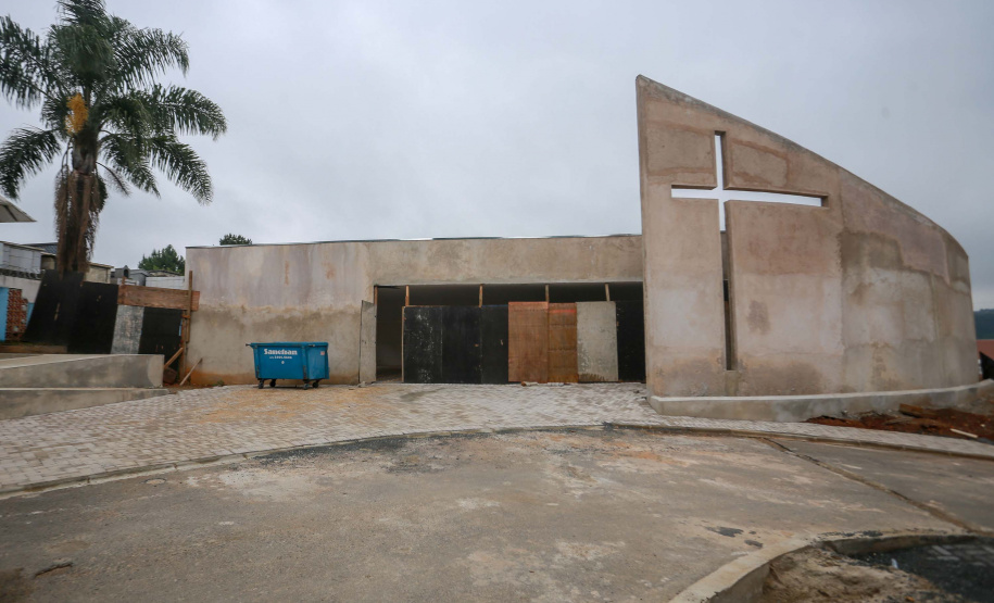 Construção de capela mortuária em Almirante Tamandaré