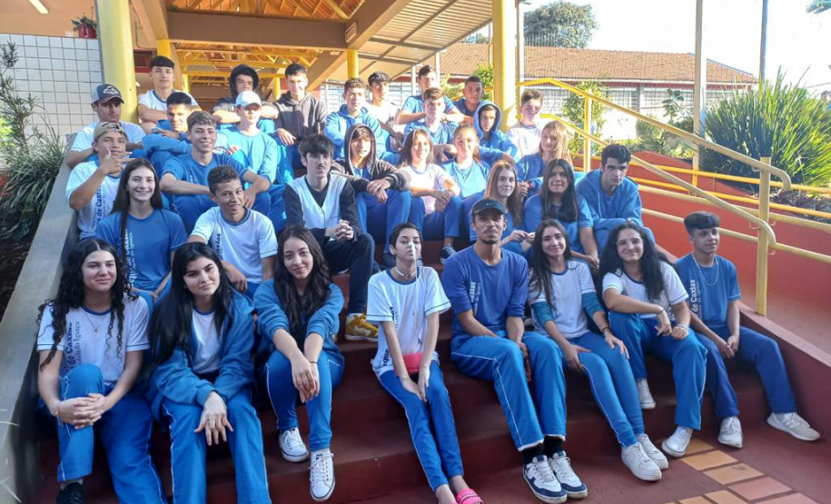 Professora da rede estadual transforma a vida de estudante que tem doença grave