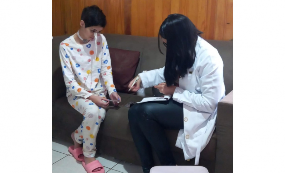 Professora da rede estadual transforma a vida de estudante que tem doença grave