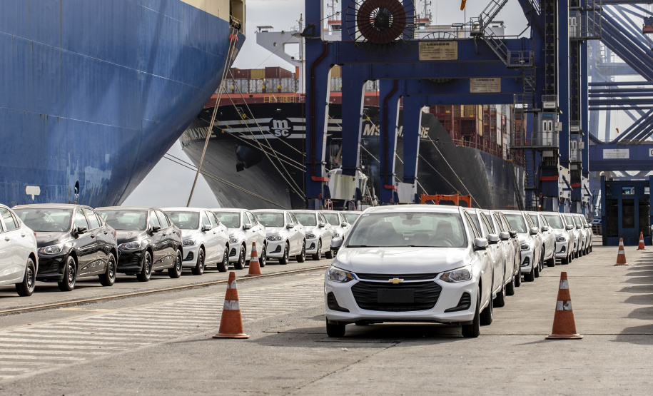 "Setembro histórico impulsiona movimentação na Portos do Paraná"