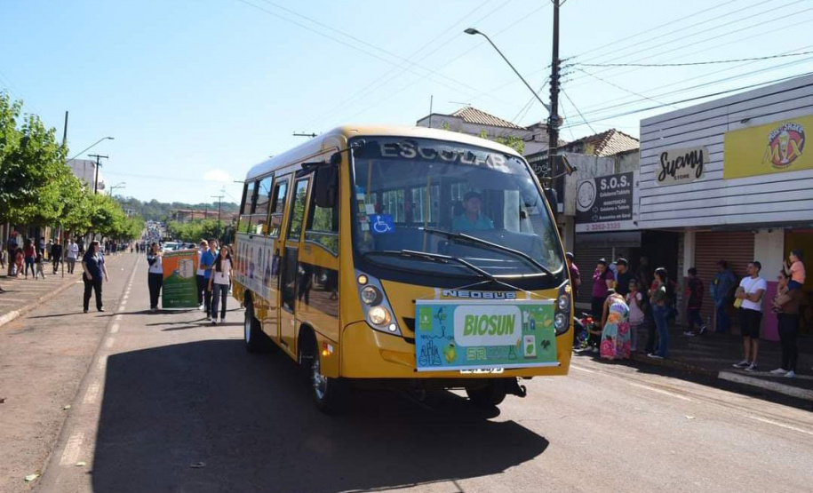 Alunos da rede estadual desenvolvem projeto que transforma óleo de cozinha em biocombustível