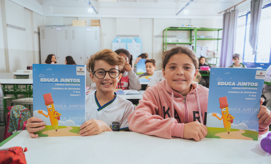 Estado distribui novos materiais didáticos às redes municipais para o programa Alfabetiza Juntos