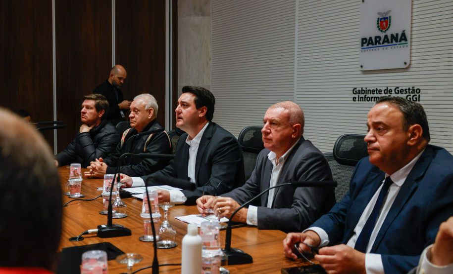 Reunião online governador